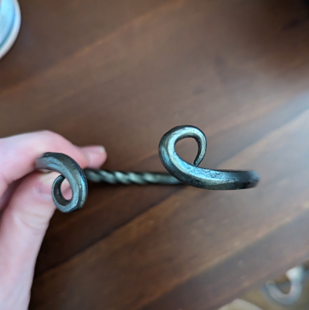 Handmade Iron upper arm bracelet - Picture 4 of 4